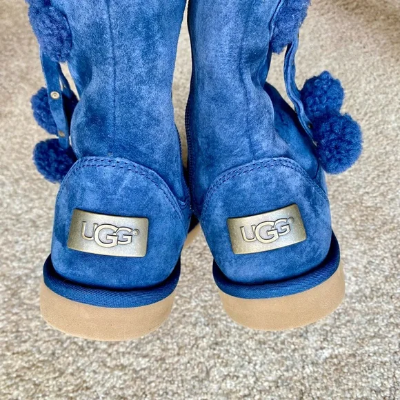 UGG Plumdale Cuff Boots - Picture 7 of 15